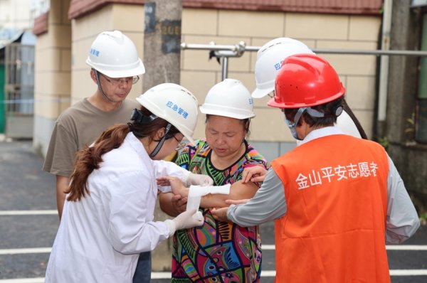 恒盈策略 3分钟、5分钟、15分钟！模拟“台风”来袭，朱泾“三级响应圈”护居民平安